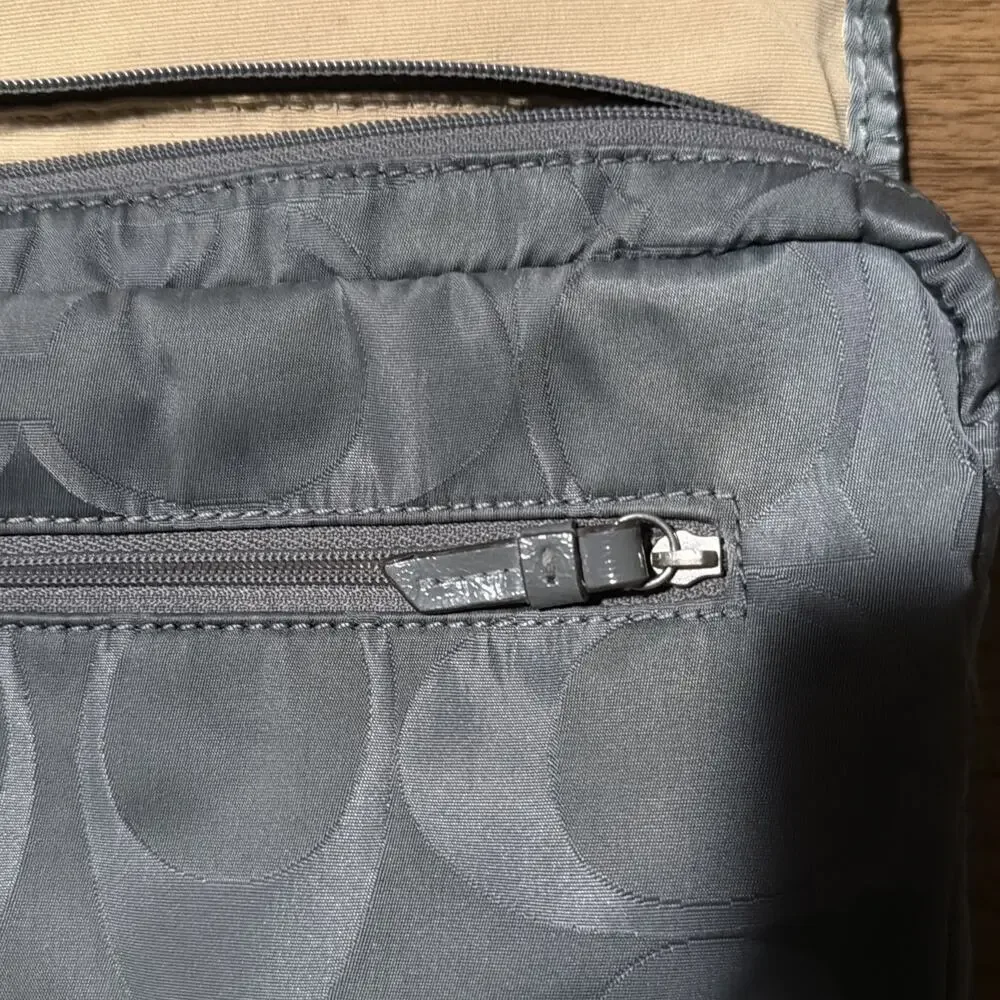 Coach Signature Gray Nylon Hanging Fold-Up Cosmetics Travel Bag C Logo